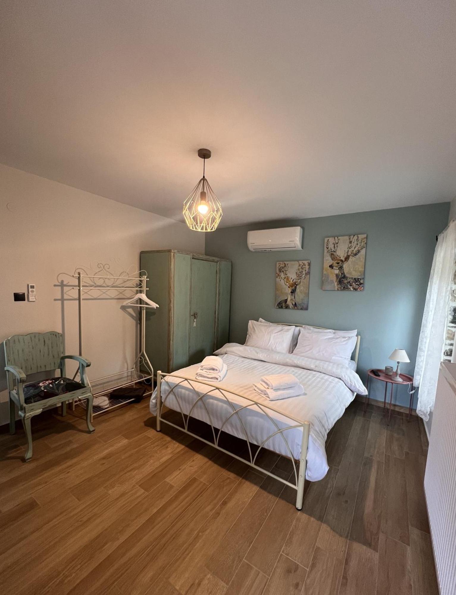 Tovouno Pensionat Plaka  Exteriör bild